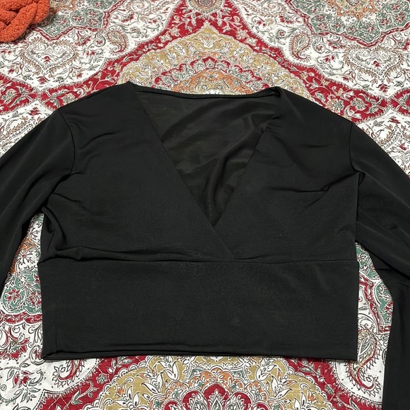 crop top - Picture 3 of 3